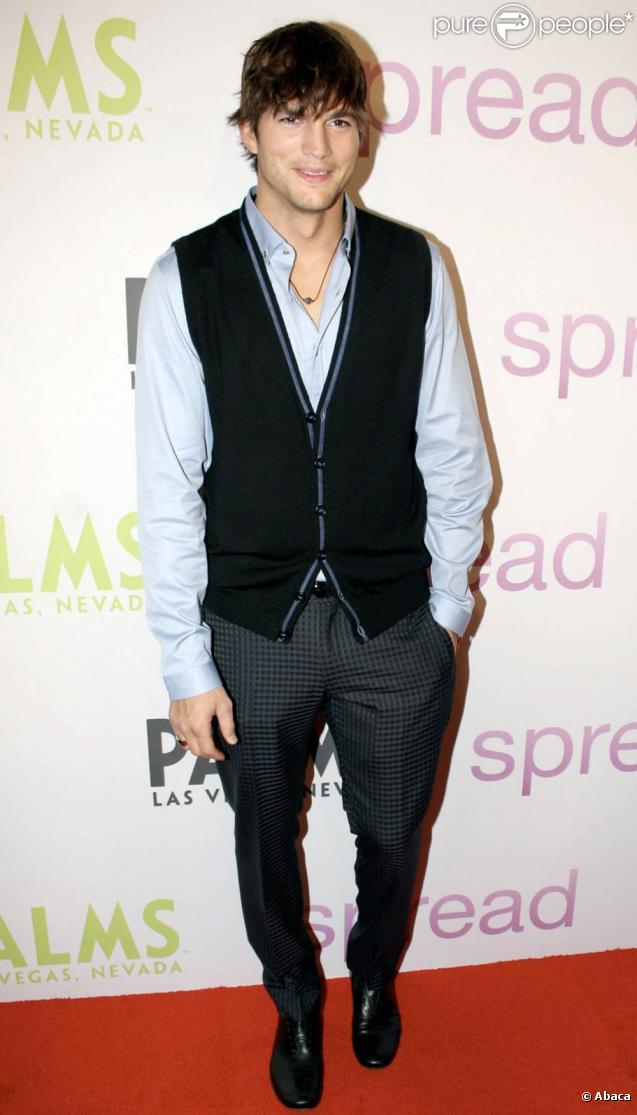 Ashton Kutcher, au Palms de Las Vegas, à l'occasion de l'avant-première de  Toy Boy , le 5 août 2009 !