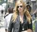 Une allure chic dans les rues de Los Angeles, Juilia Roberts a tout bon côté total look noir. Bravo !