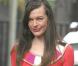 Milla Jovovich a choisi la couleur pour aborder la fin de l'été. En robe rouge, elle a marqué des points !
