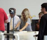 Sienna Miller à l'aéroport de Los Angeles pour rentrer à Londres. Le 7/08/09