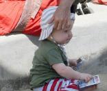 Minnie Driver et son fils Henry dans un parc de Malibu (9 août 2009)