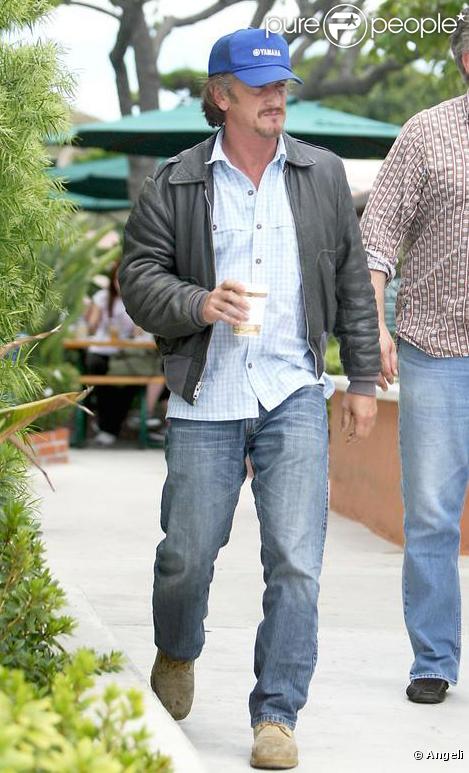 Sean Penn en balade à Malibu le 3 août 2009