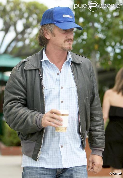 Sean Penn en balade à Malibu le 3 août 2009