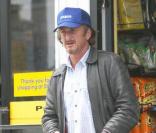 Sean Penn en balade à Malibu le 3 août 2009