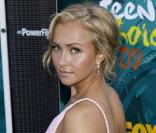 Hayden Panettiere. La jolie actrice nous laisse admirer ses courbes irréprochables en même temps que son goût certain pour la mode.