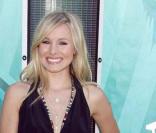 Kristen Bell s'est différenciée : pas de mini-jupe, mais une ravissante combinaison ! On valide ! 