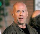 Bruce Willis en plein tournage avec Adam Brody et Kevin Pollak, à New york