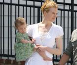Nicole Kidman, Keith Urban et l'adoable Sunday Rose à Nashville. Août 2009