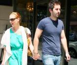Katherine Heigl et son mari Josh Kelley font du shopping. La maman de la belle, Nancy, n'est pas loin. Août 2009 