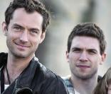 Jude Law et toute l'équipe de la pièce Hamlet ont pris la pose au Danemark