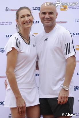 Andre Agassi, ici avec sa femme Steffi Graf, fera paraître son autobiographie,  Open , le 9 novembre 2009