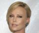 Charlize Theron est la Sophie Marceau américaine dans le remake de Anthony Zimmer , The Tourist .