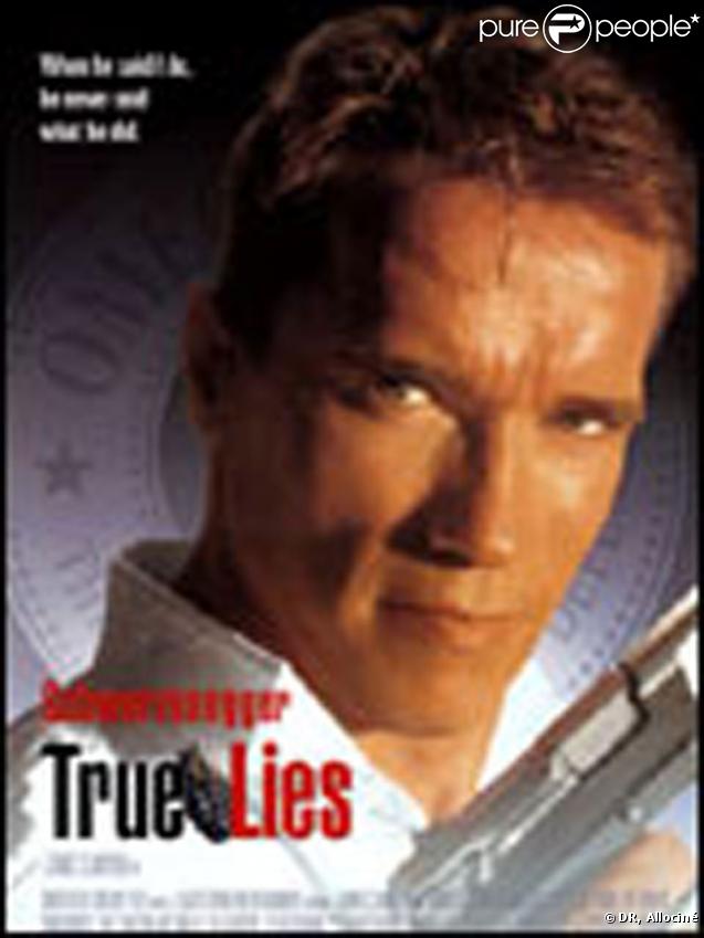 L'affiche du film  True Lies , le remake américain du film  La Totale.  