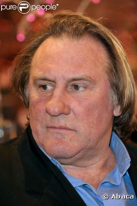 Gérard Depardieu. Figure emblématique du cinéma français, il a joué dans le film  Mon Père ce Héros  et dans son remake,  My Father, ce héros .