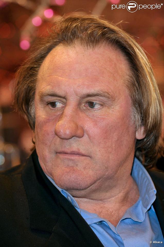 Gérard Depardieu. Figure emblématique du cinéma français, il a joué dans le film  Mon Père ce Héros  et dans son remake,  My Father, ce héros . 