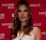 Alessandra Ambrosio, une star au Mexique à l'occasion d'un événement mode dont elle est légérie 