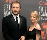 Michelle Williams se jette à la mer en hommage à Heath Ledger