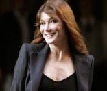Carla Bruni, sa sulfureuse histoire avec Raphaël Enthoven bientôt portée au cinéma...