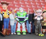 John Lasseter, entouré des personnages de ses grands succès, honoré d'un Lion d'Or, lors du 66e Festival de Venise, le 6 septembre 2009 !
