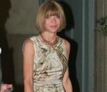 Anna Wintour chicissime dans ce magnifique fourreau au dégradé de couleur très réussi... 