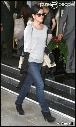 Lily Allen en mode Chanel attitude dans les rues de Londres