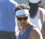 Matthew McConaughey et Camila Alves s'amusent avec leur petit Levi sur la plage de Malibu le 7 septembre 2009