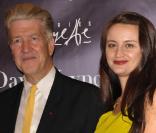 David Lynch et sa femme Emily, à l'occasion de l'inauguration de son exposition d'art aux Galeries Lafayette, sur le boulevard Haussmann, à Paris, le 8 septembre 2009 !