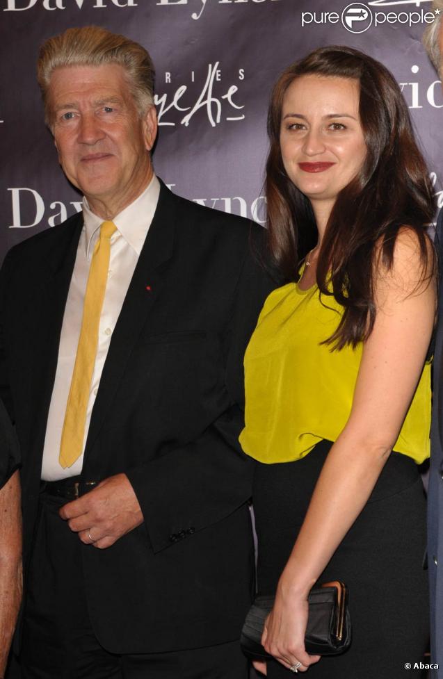 David Lynch et sa femme Emily, à l'occasion de l'inauguration de son exposition d'art aux Galeries Lafayette, sur le boulevard Haussmann, à Paris, le 8 septembre 2009 !