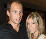 Sergio Parisse et Alexandra Rosenfeld, à l'occasion de l'inauguration de son exposition d'art aux Galeries Lafayette, sur le boulevard Haussmann, à Paris, le 8 septembre 2009 !