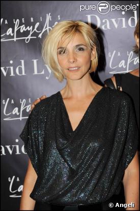 Clotilde Courau, à l'occasion de l'inauguration de son exposition d'art aux Galeries Lafayette, sur le boulevard Haussmann, à Paris, le 8 septembre 2009 !