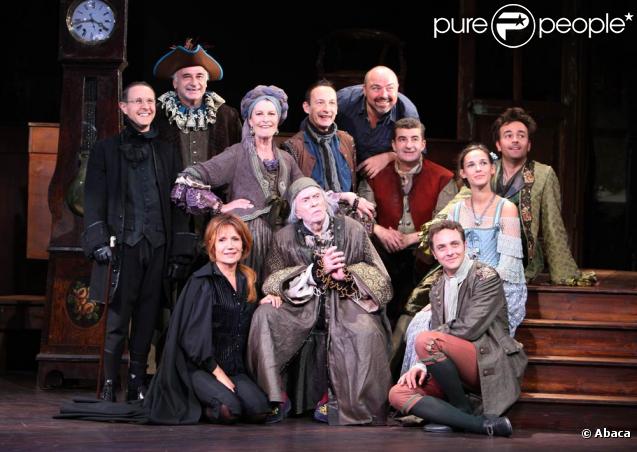 Toute l'équipe de la pièce lors de la générale de La Servante Amoureuse, le 8 septembre 2009 au Théâtre Hébertot