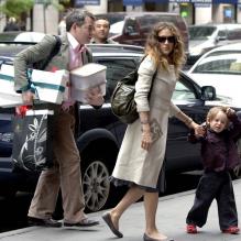 Sarah Jessica Parker est une véritable fashion addict. Alors lorsque notre Carrie Bradshaw fait ses courses, les sacs se comptent par centaines. Heureusement que Matthew Broderick est là ! Trop classe !<br />