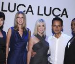 Tiffany Amber Thiessen, Nicky Hilton, Tinsley Mortimer, le styliste Raul Melgoza et la chanteuse Estelle lors du défilé Luca Luca, le 11 septembre 2009