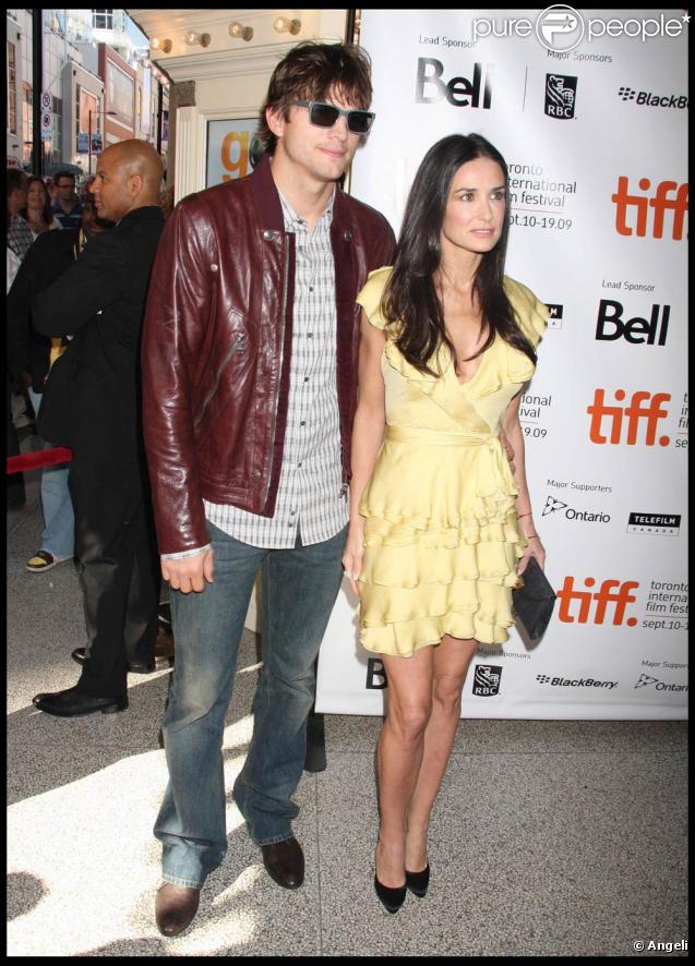 Ashton Kutcher et la belle Demi Moore, à l'occasion de la présentation de  The Joneses , au Festival International du Film de Toronto, le 13 septembre 2009 !