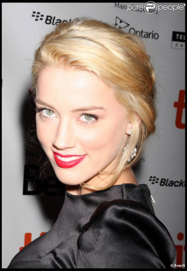 La très sexy Amber Heard, à l'occasion de la présentation de  The Joneses , au Festival International du Film de Toronto, le 13 septembre 2009 !