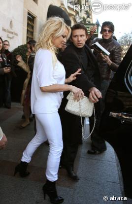 Pamela Anderson : pas de journalistes au Crazy Horse le soir de la Saint Valentin !
