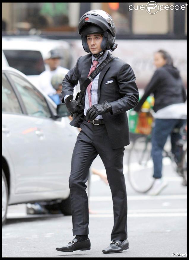Shia LaBeouf, sur le tournage de  Wall Street 2 , à New York, le 16 septembre 2009 !