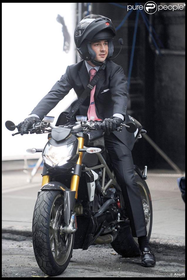 Shia LaBeouf, sur le tournage de  Wall Street 2 , à New York, le 16 septembre 2009 !