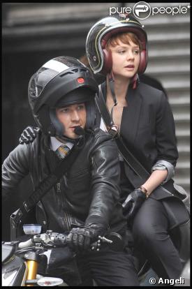 Shia LaBeouf et Carey Mulligan, sur le tournage de  Wall Street 2 , à New York, le 16 septembre 2009 !