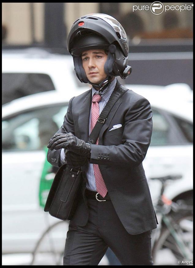 Shia LaBeouf, sur le tournage de  Wall Street 2 , à New York, le 16 septembre 2009 !