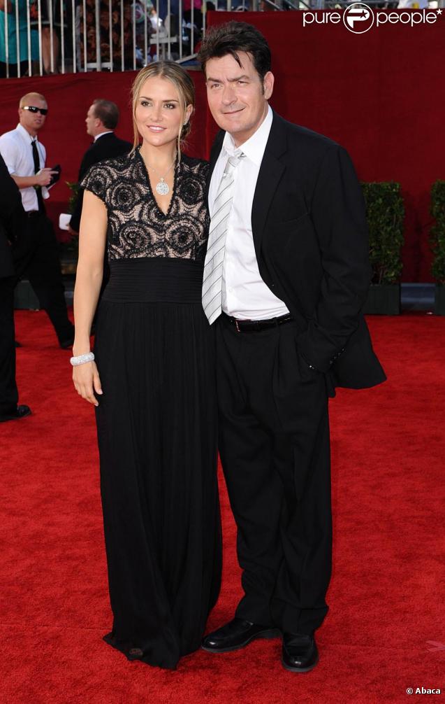 Charlie Sheen et Brooke Mueller à la 61 cérémonie des Emmy Awards. 20/09/09