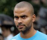 De retour de l'Euro 2009 de basket depuis quelques heures à peine, Tony Parker se fait aussitôt réveiller par l'équipe de joyeux lurons du 6/9 d'NRJ !