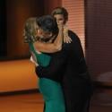 Alec Baldwin échange un fougueux baiser avec... Jessica Lange !