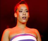 Amel Bent revient avec  Où je vais , le premier single extrait de son troisième album, à paraître le 4 décembre.