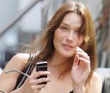 Carla Bruni figurera bientôt sur  Your Songs , le nouvel album e Harry Connick Jr.