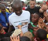 Dimanche 27 septembre sur l'île de La Réunion, Lilan Thuram vient à la rencontre des jeunes dans le cadre de sa fondation contre le racisme.