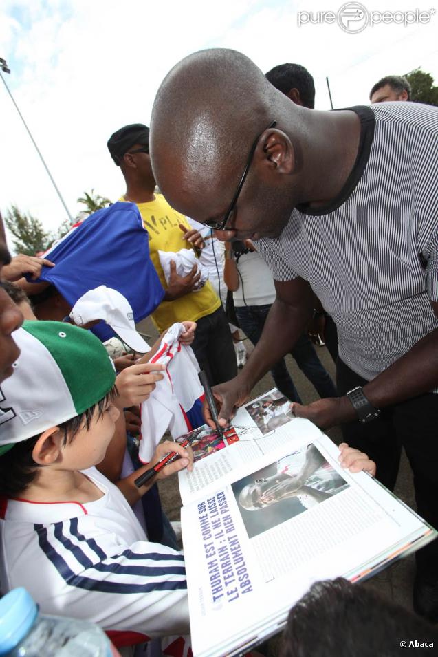 Dimanche 27 septembre sur l'île de La Réunion, Lilan Thuram vient à la rencontre des jeunes dans le cadre de sa fondation contre le racisme.