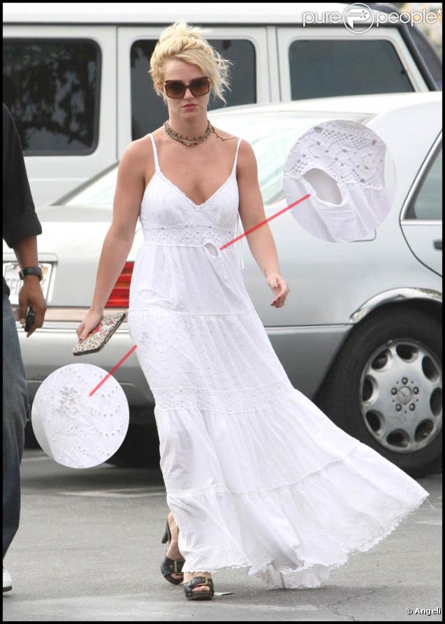 Britney s'offre une séance de shopping à Malibu, le 29 septembre.