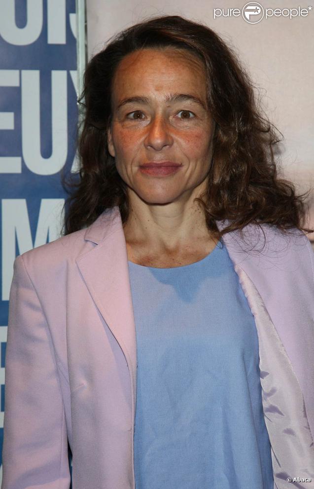Dominique Frot, le 19 septembre à Paris pour l'avant-première de  Je suis heureux que ma mère soit vivante .