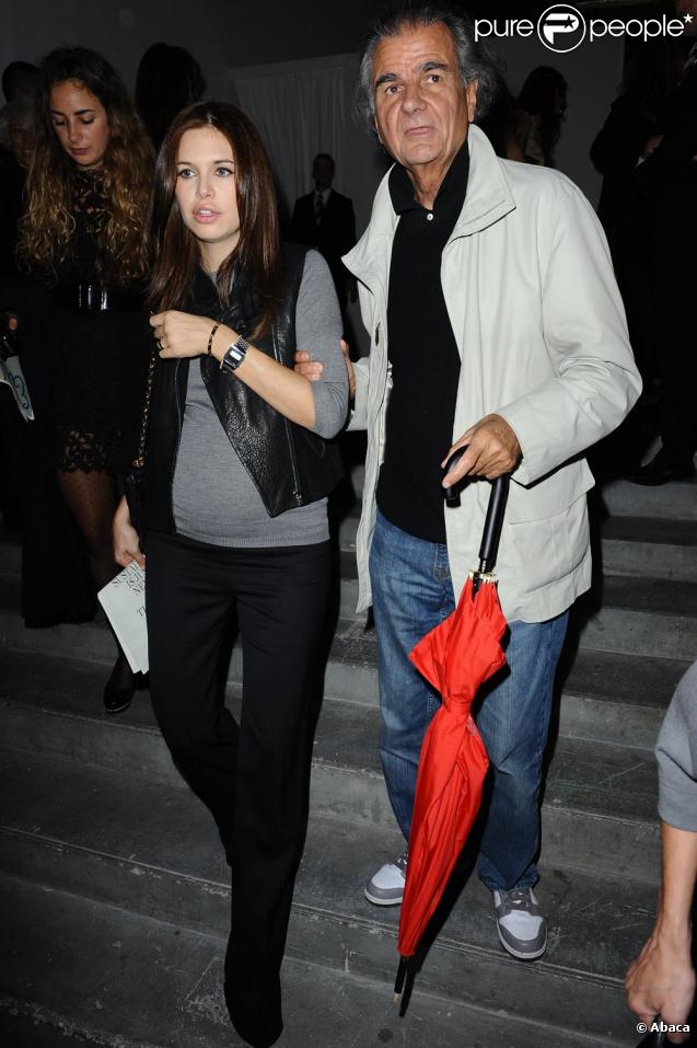 Patrick Demarchelier et Dasha Zhukova au défilé Stella McCartney à Paris 